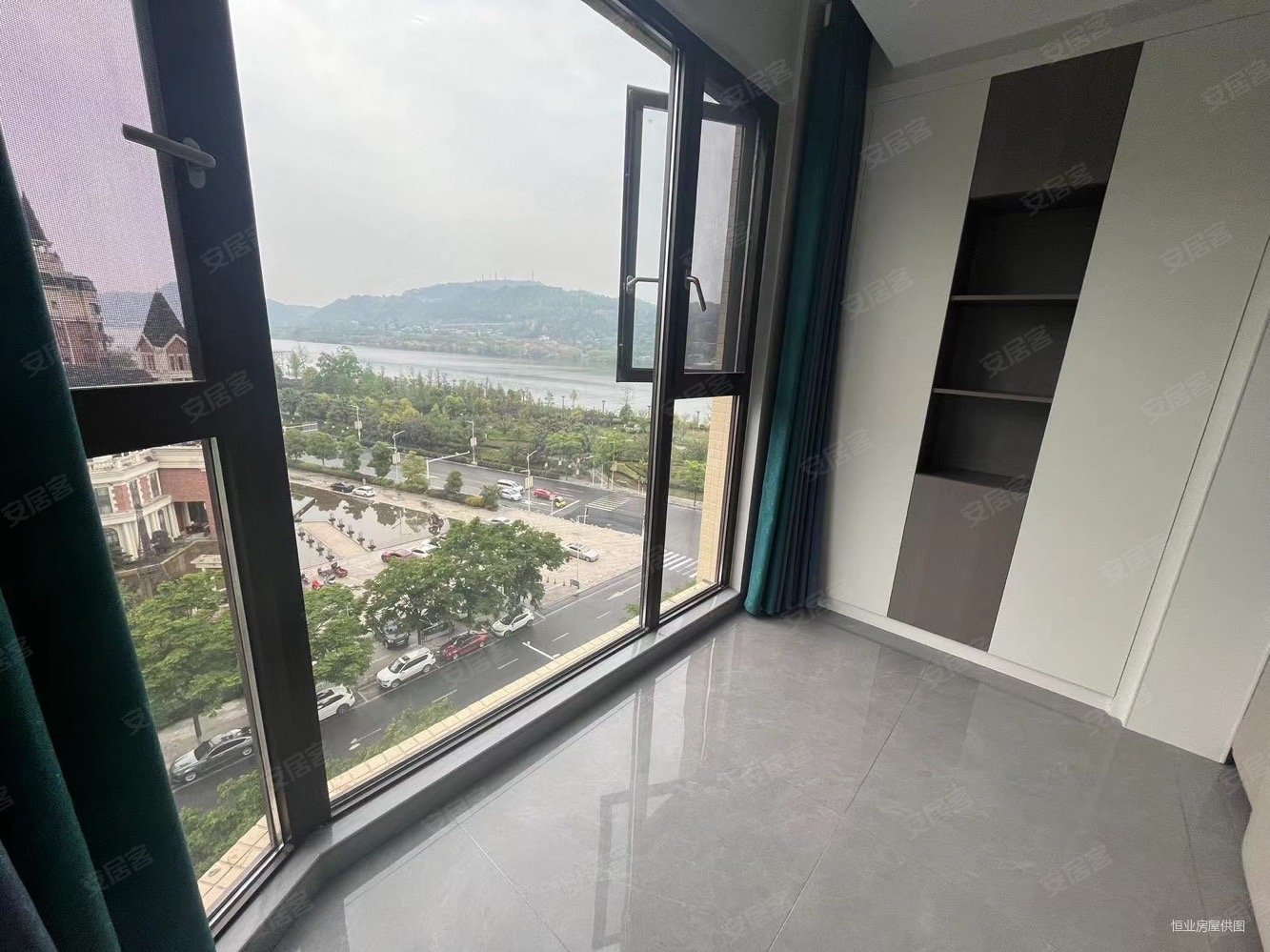 滨江首座临江两室精装636万