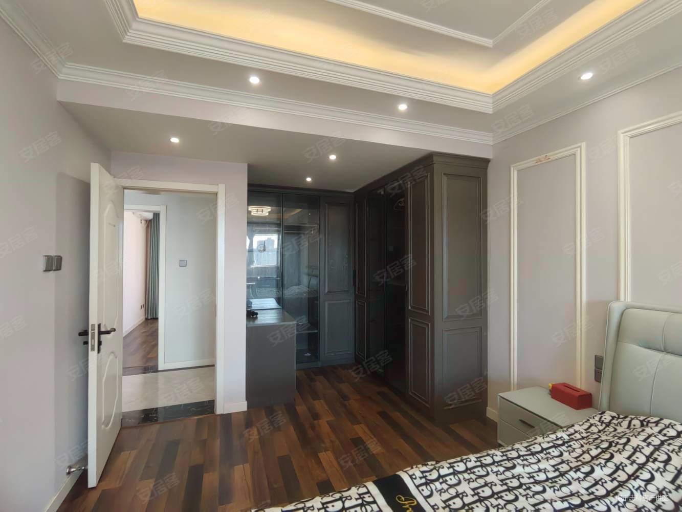 帝景欧洲3室2厅1卫138㎡南北96万