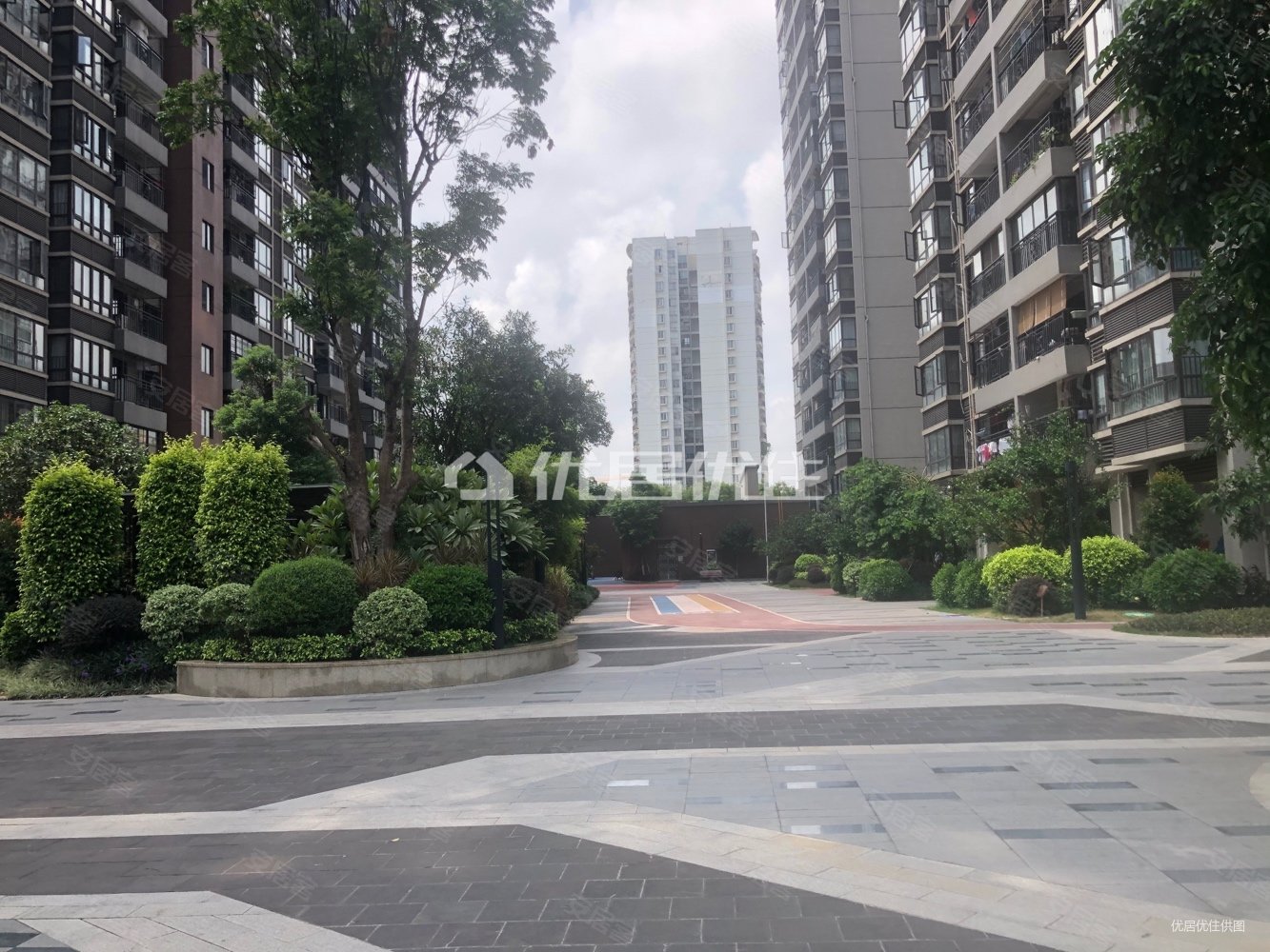 南宁房产网>南宁二手房>江南二手房>星光大道二手房>盛邦领地>1333