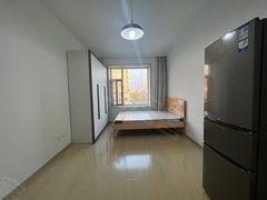 菊花公寓5楼40平一居室精装东向月1100元