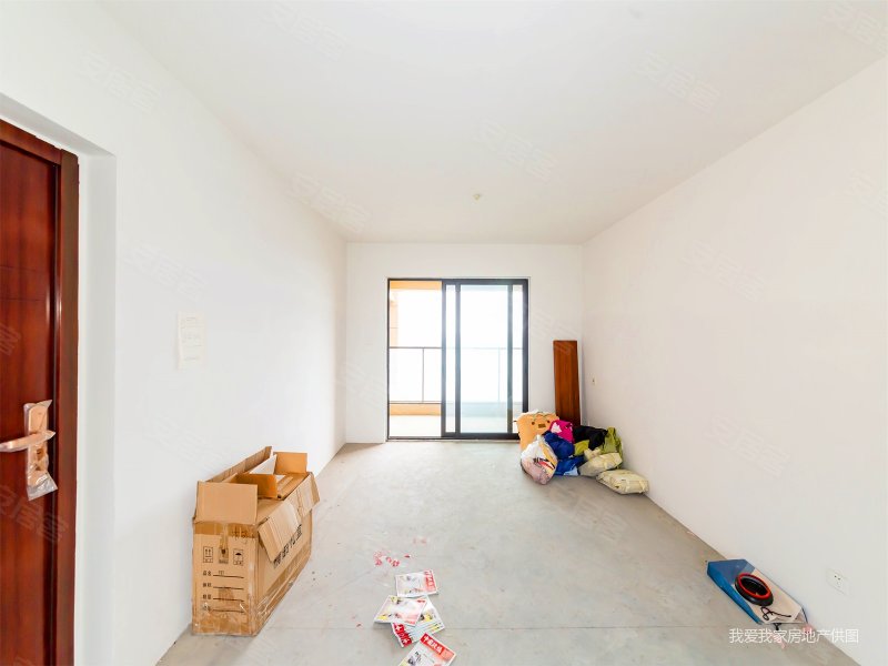 尹山湖一线湖景保利悦玺品质小区全新毛坯通透大三房看中谈