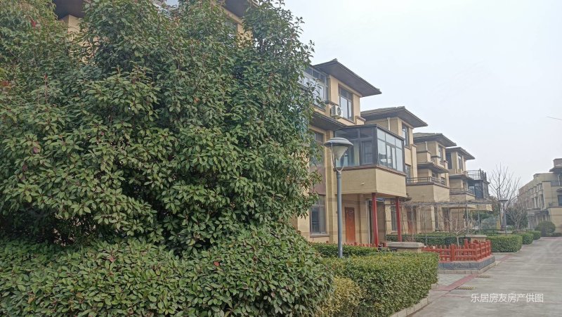 绿地国宝21城1期别墅