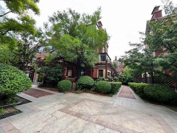 太原迎泽长风东街半山国际花园(二期别墅)新上别墅!