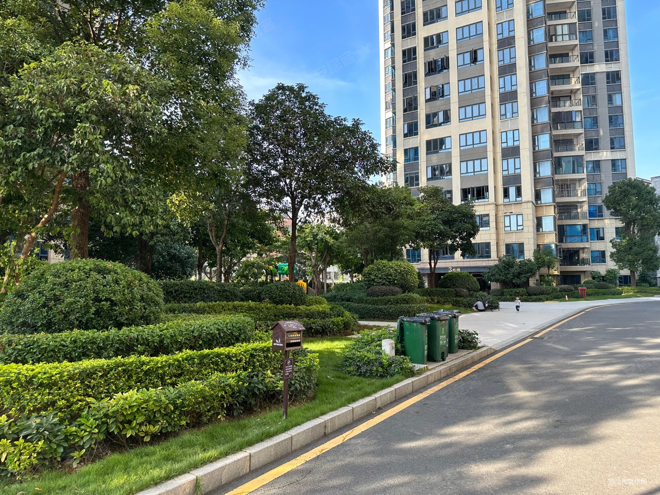 碧桂园珑尚花园4室2厅2卫117.16㎡东南118万