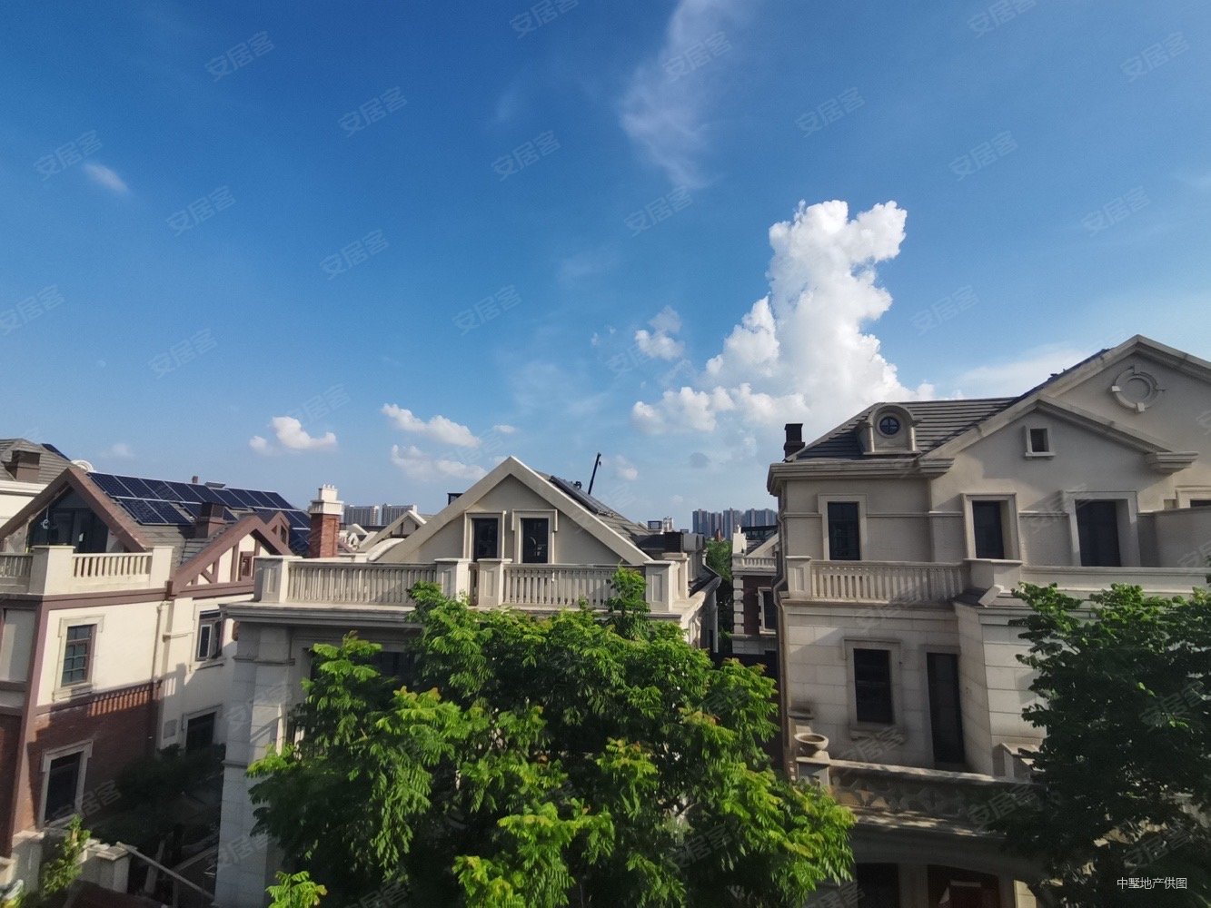 新华御湖庄园(别墅)5室5厅6卫380㎡南北1300万