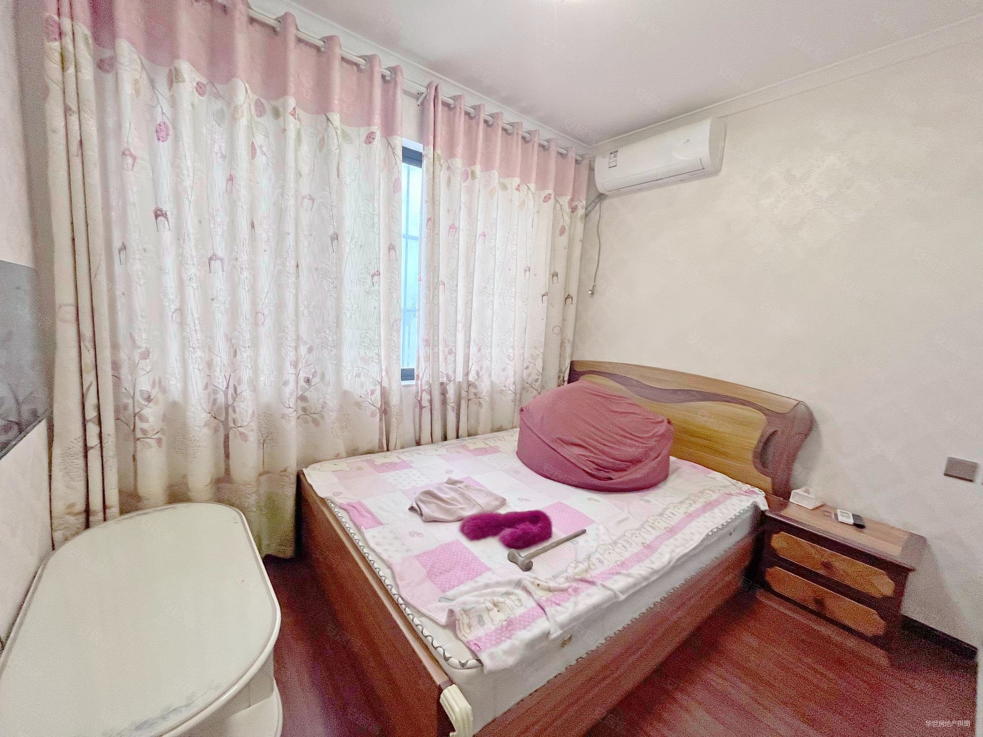 银诚东方国际4室2厅2卫116㎡南北95万