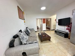 丹东振兴第二医院二院对面 军苑新村一楼两室，干净通透户型家具家电全包物业取暖出租房源真实图片