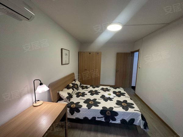 上海黄浦蓬莱公园仁宝公寓新出!电梯两室一厅!可以同事合租!住多人!