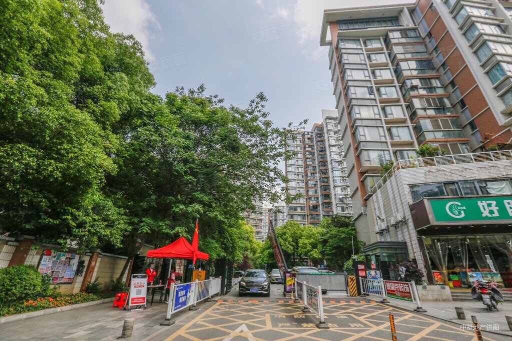 元一滨水城3室2厅1卫137.55㎡南北260万