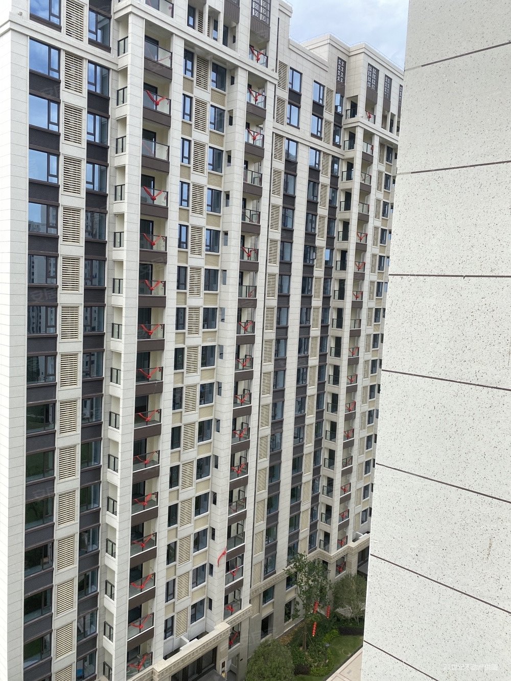 出售瓯澜苑瓯江国际新城89平高楼边间,14300一平