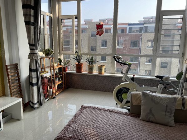 葫芦岛兴城中心广场水岸绿洲南河水岸绿洲精装房两室南北通透出租,包