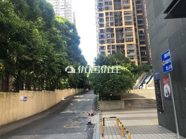 南宁青秀东葛路联发臻品东葛路  高楼层 精装三房两厅  拎包入住 配套