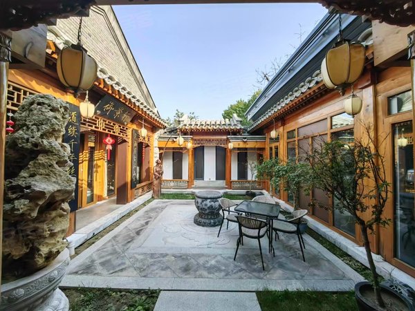 北京西城大栅栏铁树斜街胡同小区交道口地安门四合院出租 临街带车库