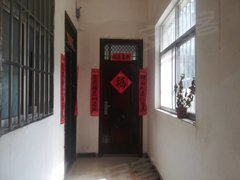 驻马店驿城大商新玛特中央城邦附近,1楼2楼都有,十三香路中段,自建房,出租房源真实图片