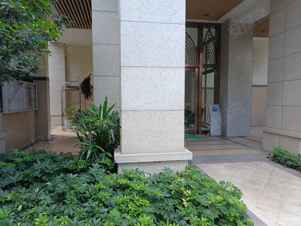 广州番禺汉溪长隆珑翠北区环境优雅,绿化率高,南北通透,交通方便.