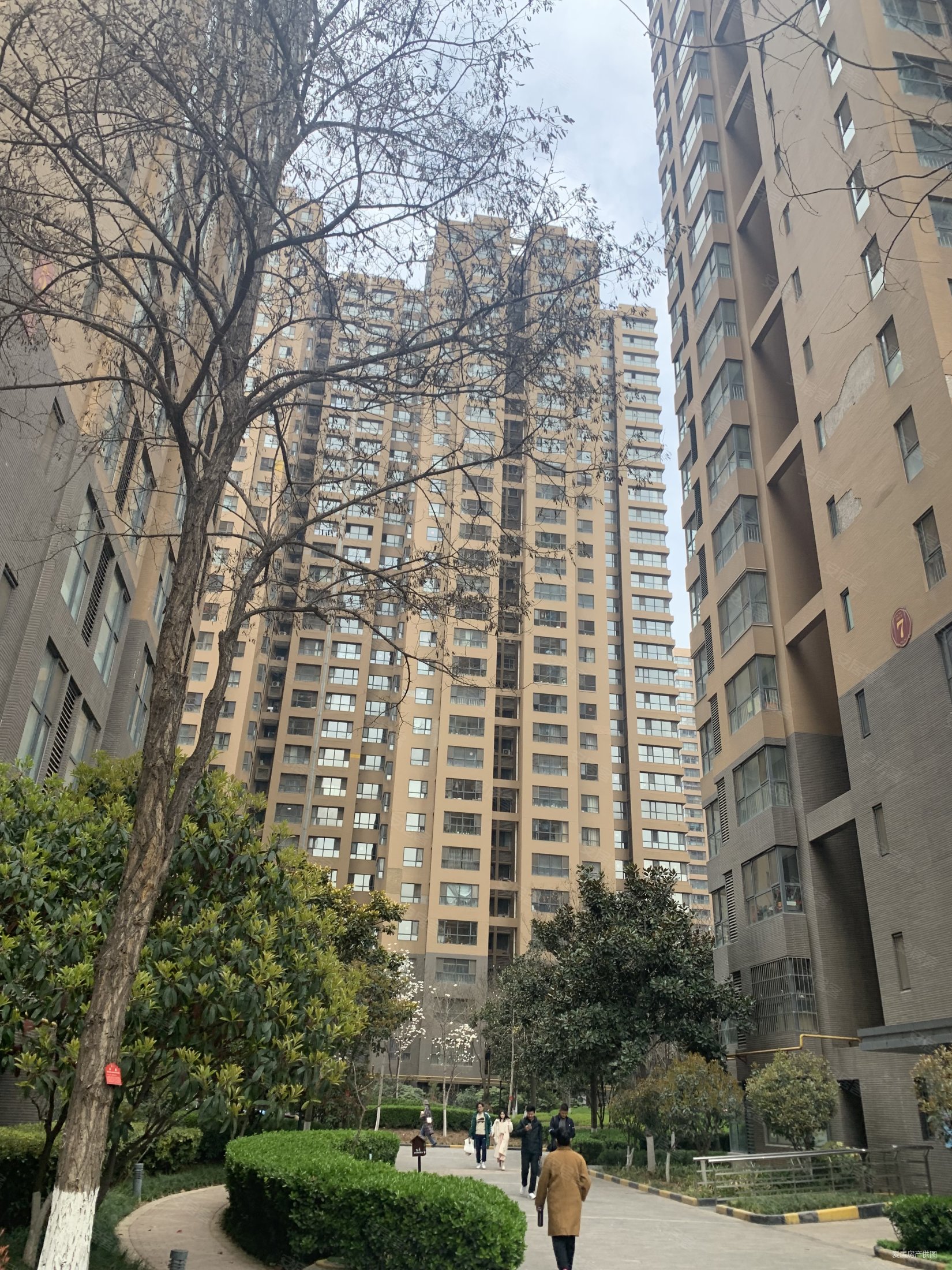 业主急售 龙首原 宫园壹号 简装两室 环境优美 看房方便