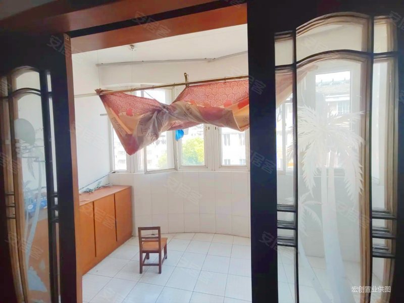 龙池花园 低密宜居 有电梯 小三居 南北通透 高楼层采光充足