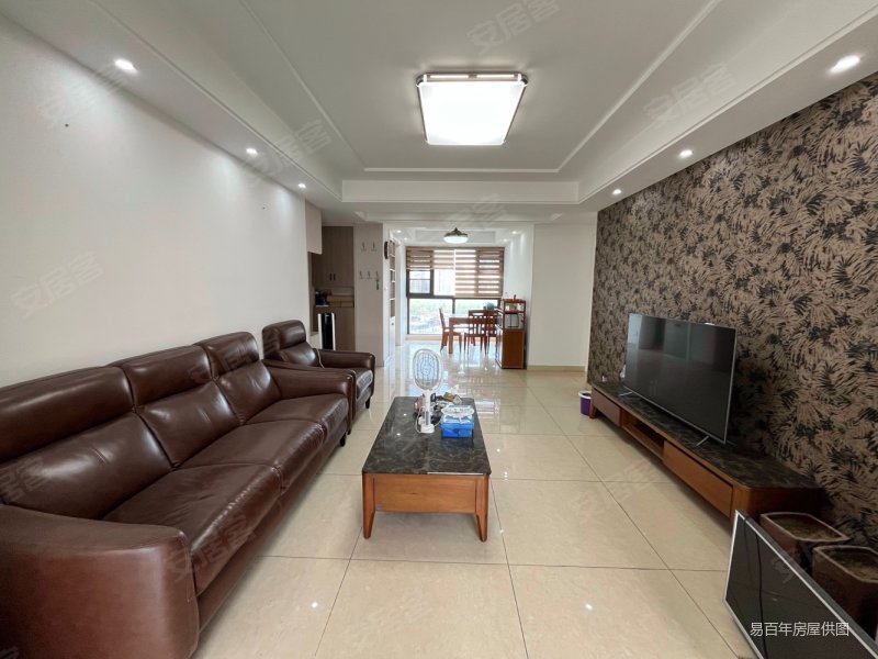 瞰湖花园三期楼龄新南北通透四房两卫双卫生间