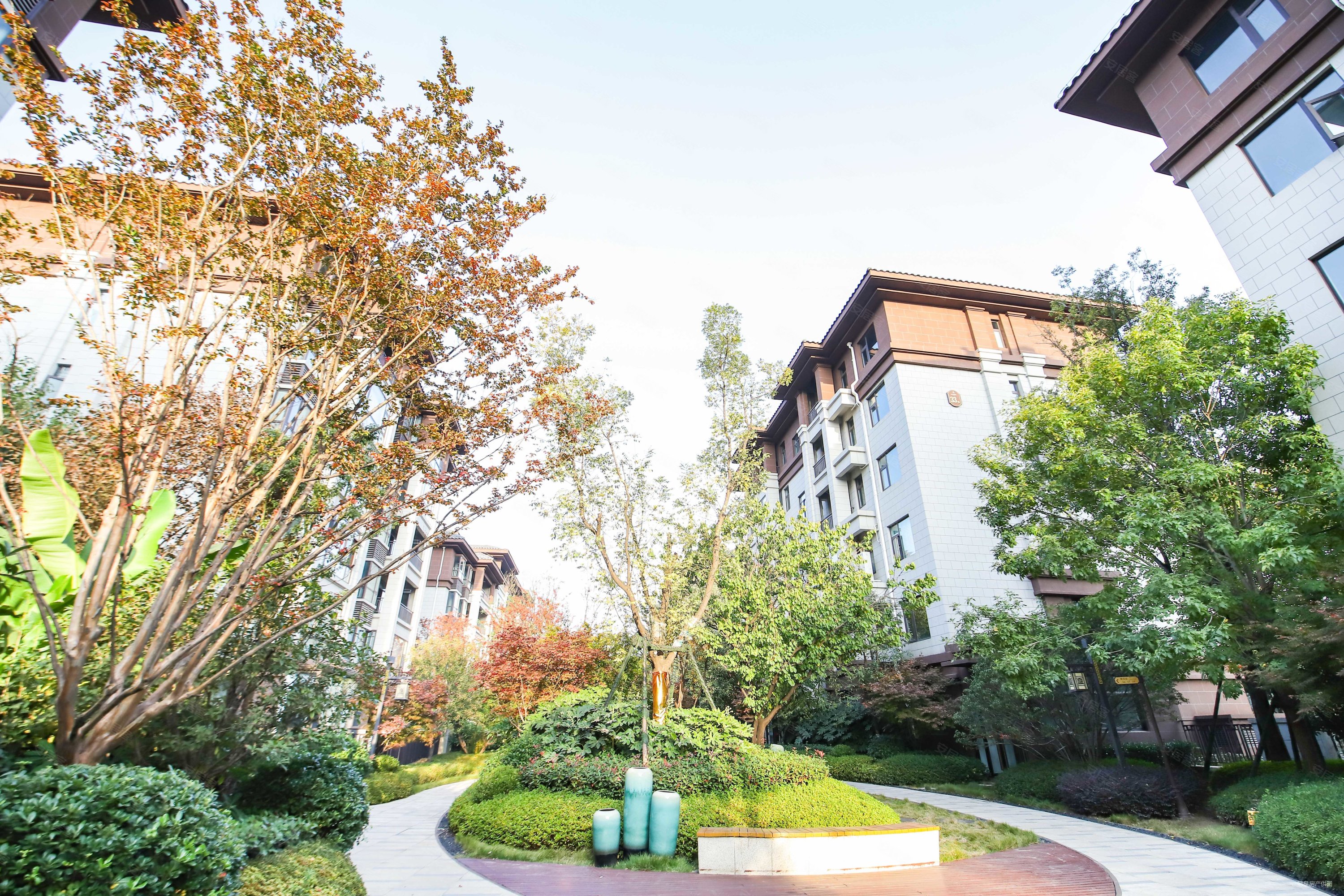 降价30万急租!350万国宝花园别墅 高楼层采光充足随时看房