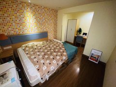 青岛市北嘉定山无中介可短租近麦德龙融汇中心嘉定山cbd万达悦荟台东五四广场出租房源真实图片