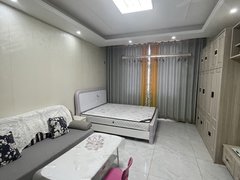 庆阳西峰西峰城区卫校巷精装修一居室,家具家电齐全,拎包入住,随时看房。出租房源真实图片