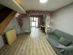 合肥蜀山贵池路新粮仓，金大地猫酒吧，大溪地挑高loft 一楼客厅二楼卧室出租房源真实图片