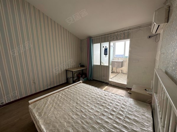 上海嘉定嘉定城区丽景小区嘉定城区 丽景小区 上海大学旁 朝南带阳台