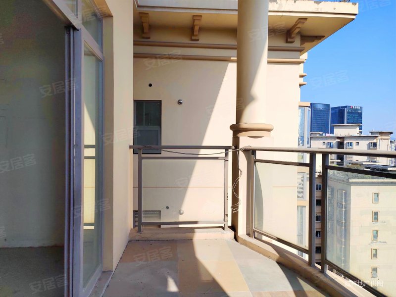 临地铁 带电梯 南北通透 出行方便 商业配套成熟,长安锦绣城二手房