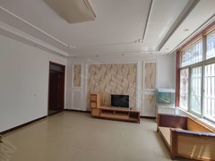 枣庄滕州北辛嘉鸿一品南面独院，上下三层五室两厅两卫，干净卫生随时可以看房出租房源真实图片