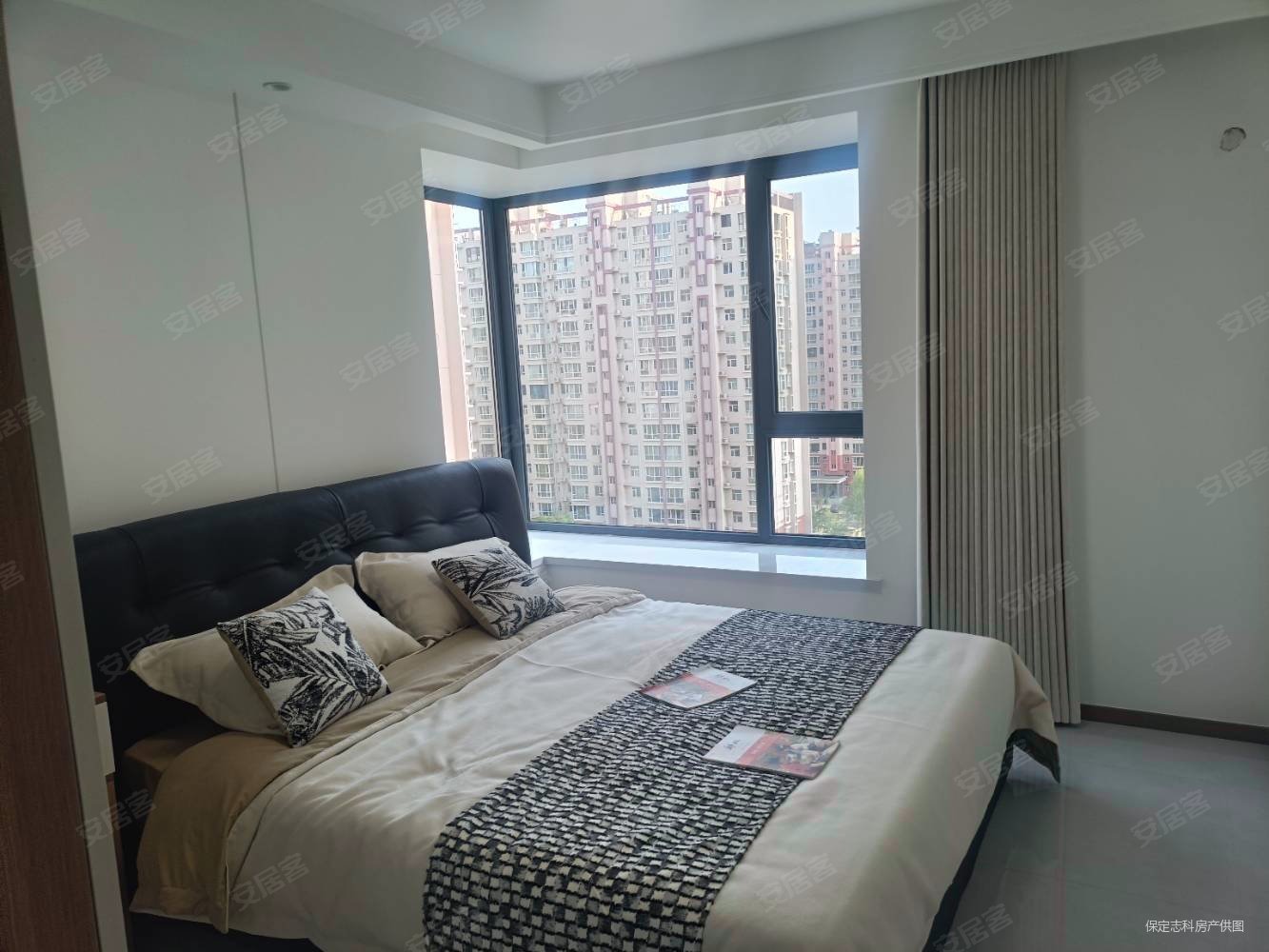 维多利亚夏郡3室2厅2卫138.1㎡南北104.8万