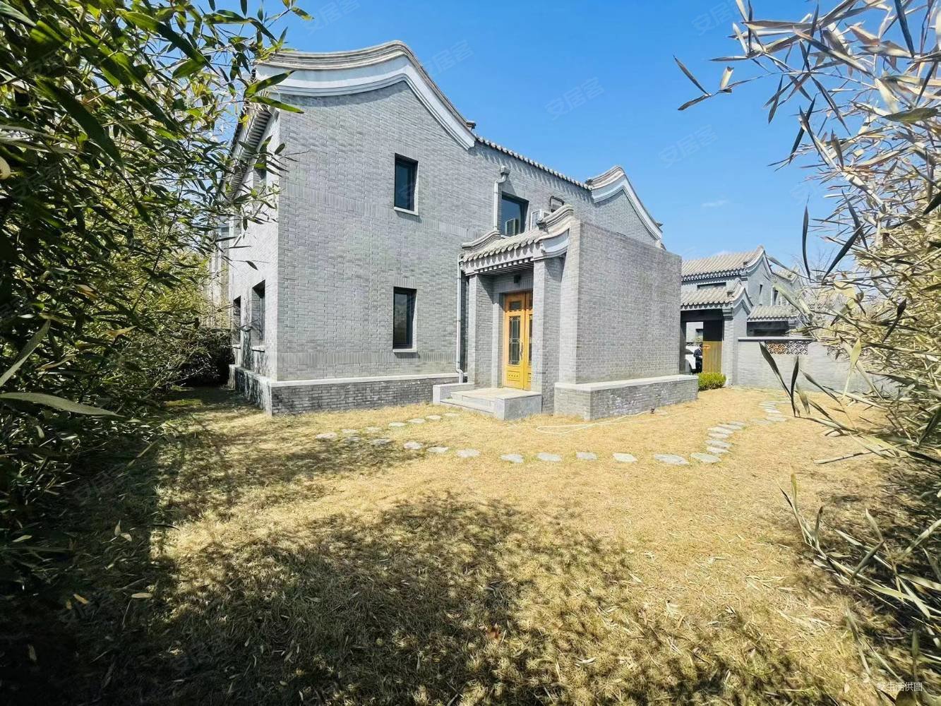 易郡别墅拎包入住南院儿188平满五看房方便