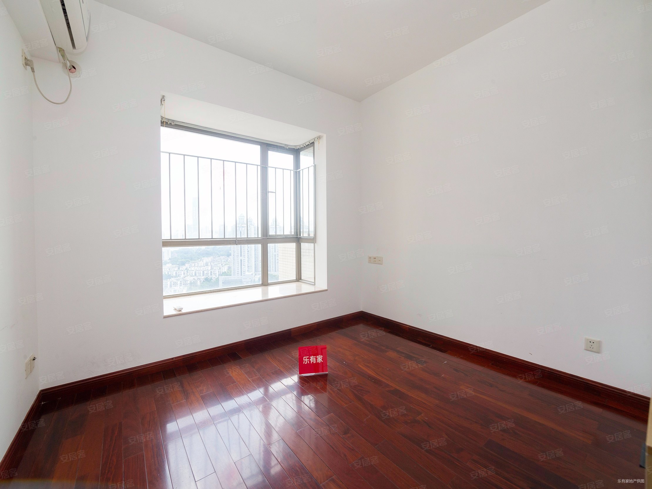 盛世鹏程花园4室2厅0卫147.93㎡南北1040万