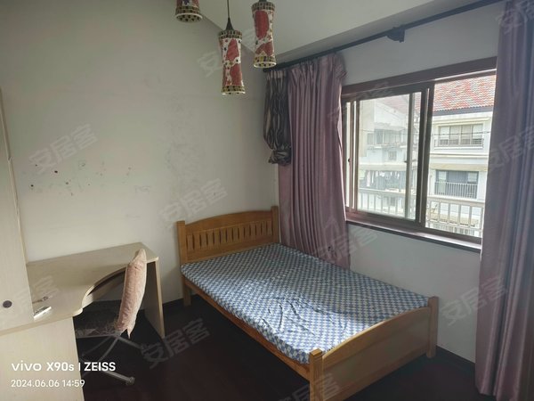 三塘租房,东新园 西文街 水晶城购物中心 三立明珠大酒店 蔚蓝国际