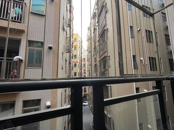 广州白云永泰永泰官厅东街小区地铁三号线 b2出口 官厅东街小区 精装