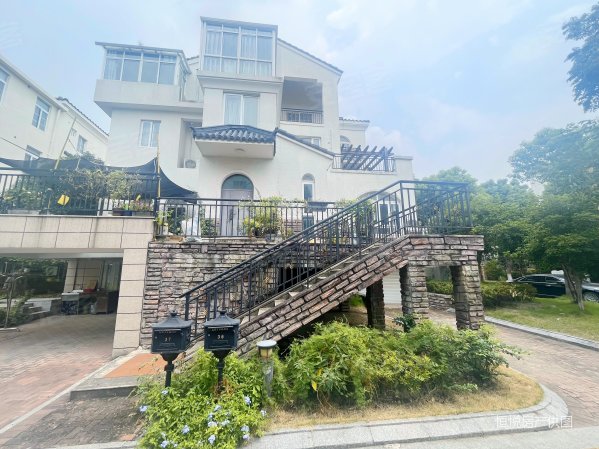 千灯逸墅别墅 车位充足 商业配套齐全 南北通透 产权清晰