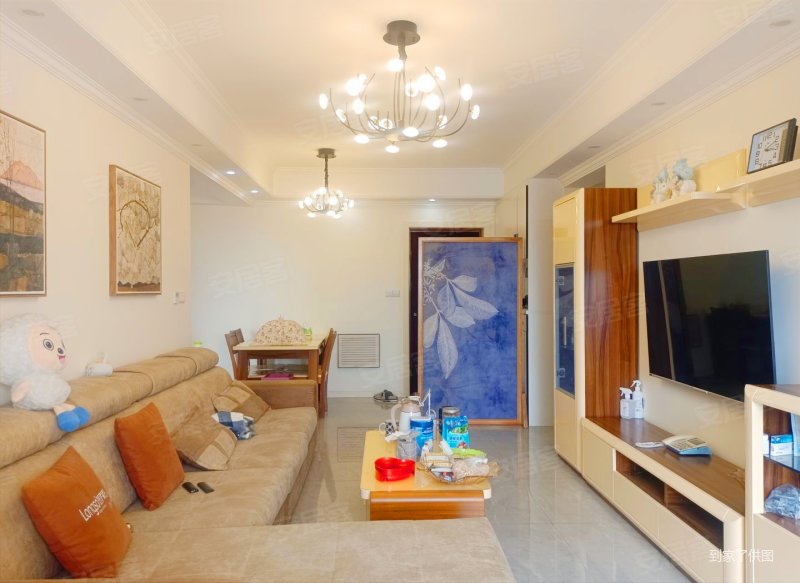 龙脊小时代大门旁9号线 业主急售 价格可谈 装修保养好整洁,蓝桂雅苑