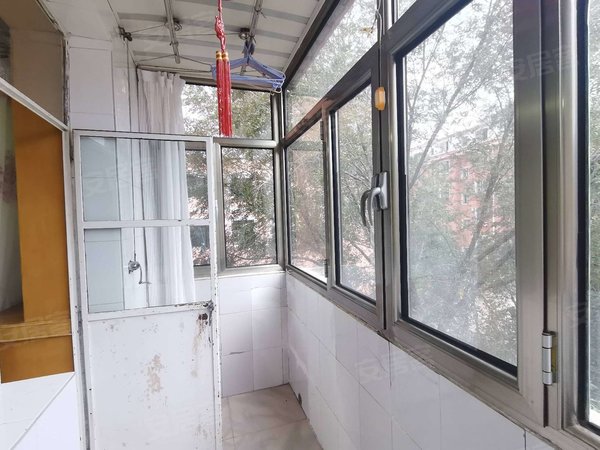 包头九原沙河街水泥厂家属楼水泥厂家属楼 2室1厅1卫 急租房源 家电齐全出租房源真实图片