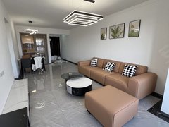 晋中榆次迎宾街体育路 泰悦华庭对面碧桂园云玺精装三室两卫家具家电齐全出租房源真实图片