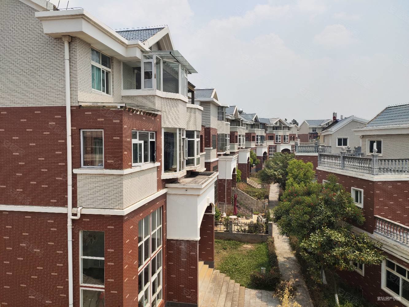 石林风景区旁联排别墅别墅!带车位送露台!合适养老旅居投资