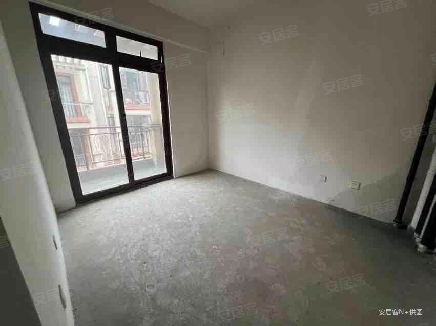 观湖园(一期)4室2厅5卫195.49㎡南120万