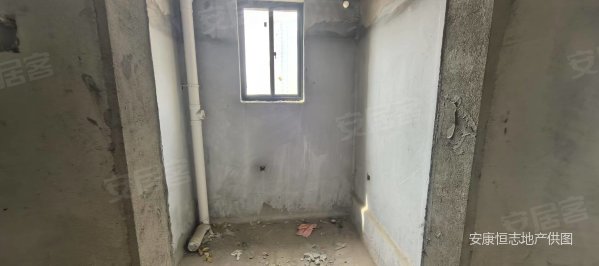 缇香郡3室2厅2卫135㎡南北67万