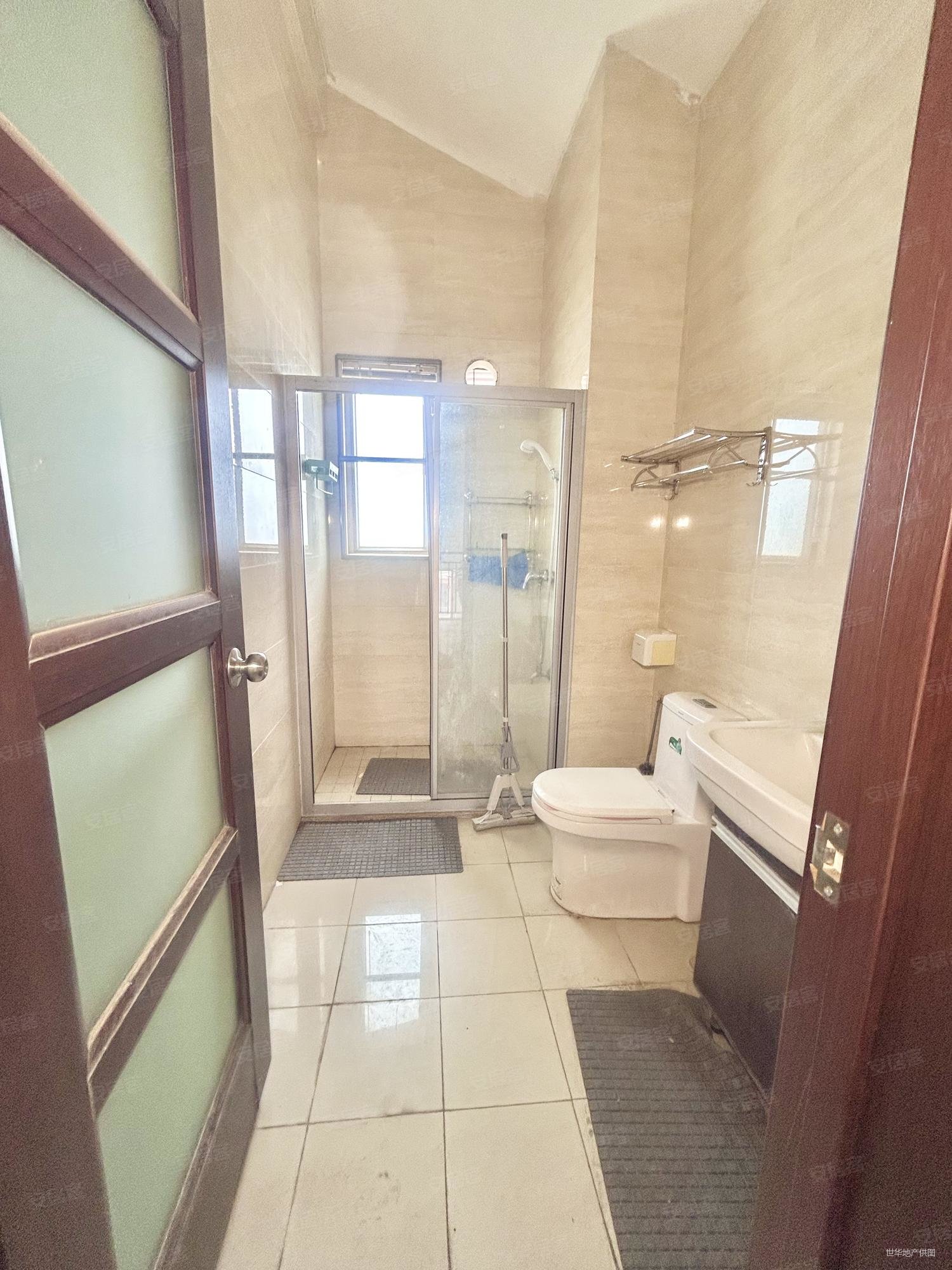 茂名碧桂园4室2厅3卫198㎡南北75.8万