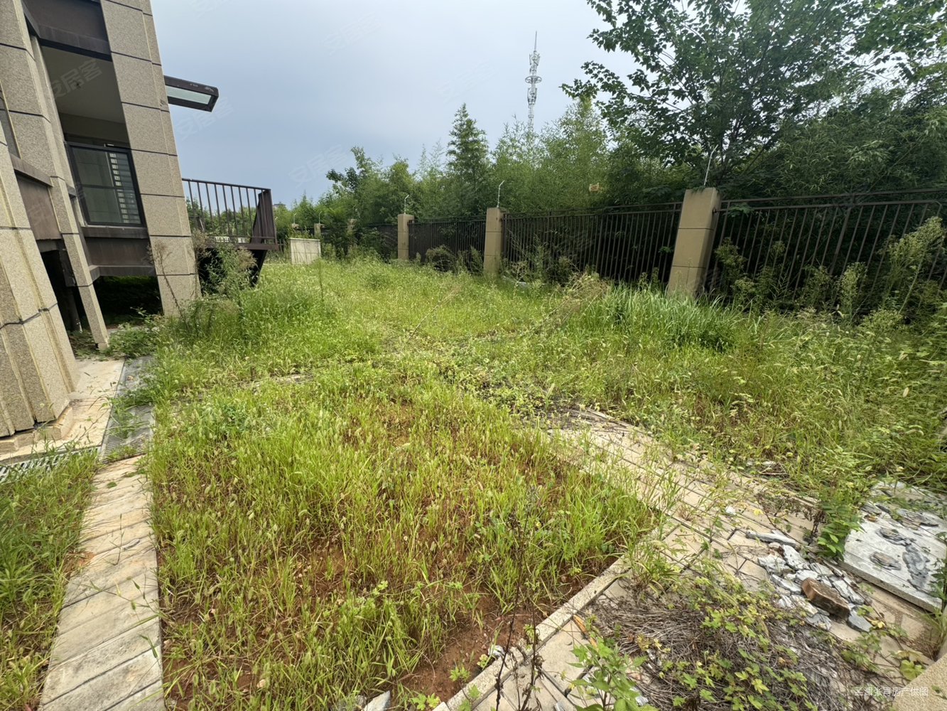 东方今典东方府6室3厅3卫144.53㎡南北120万