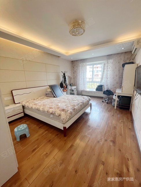 东城丽景大四房还是洋房哟还有电梯首付几颗