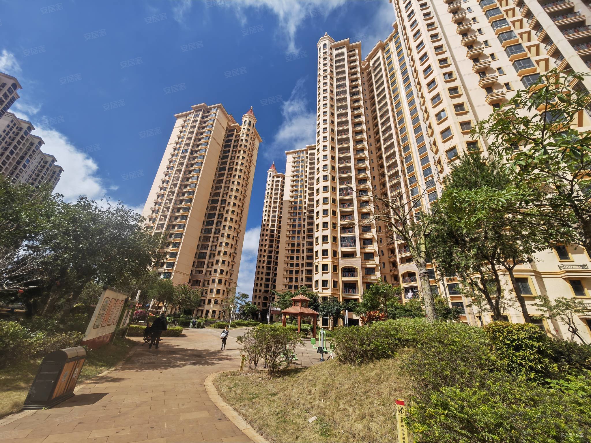 金源华庭3室2厅2卫106㎡南北50万