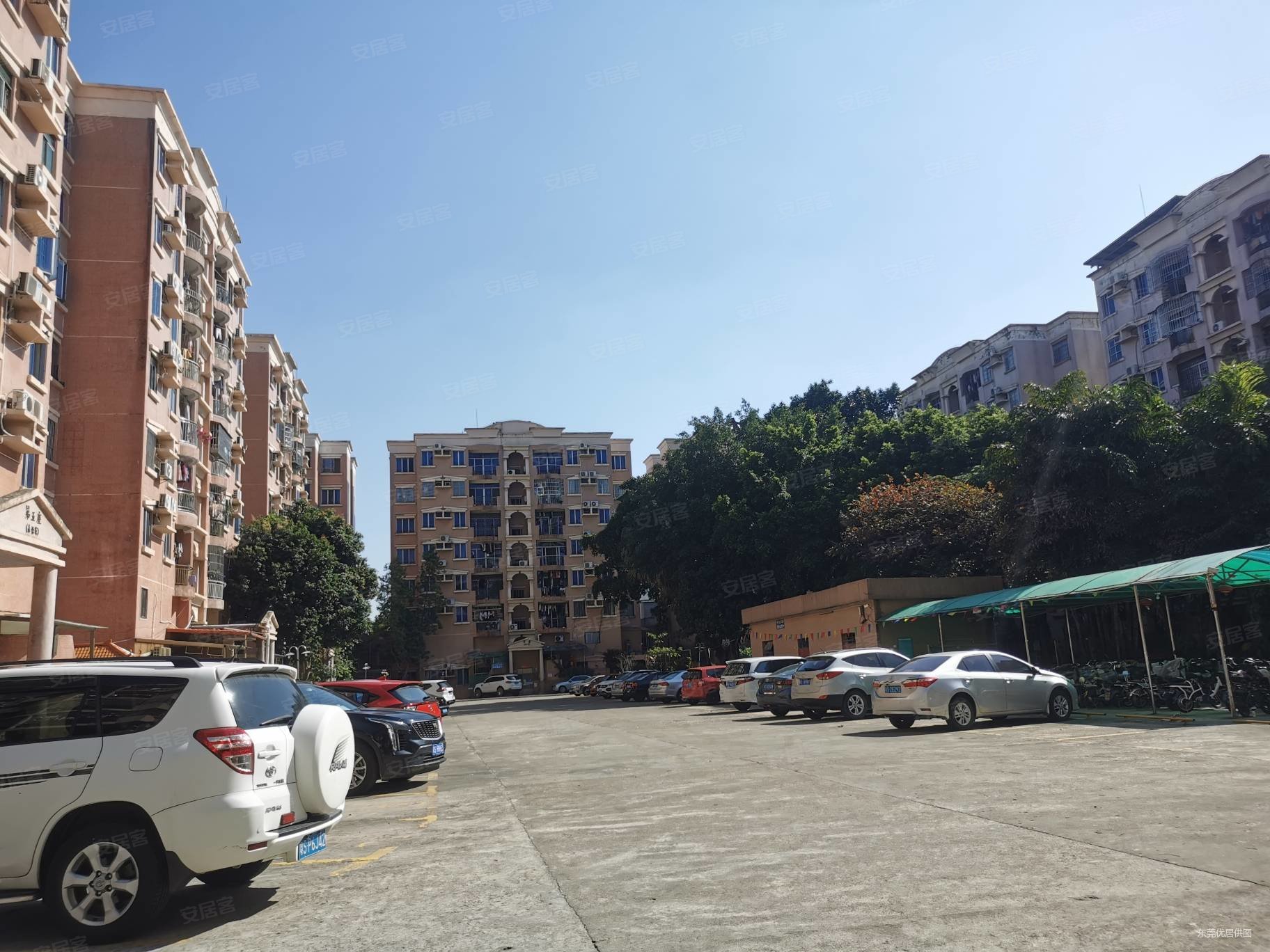 嘉湖山庄精装三房拎包即可入住中间楼层近东城万达