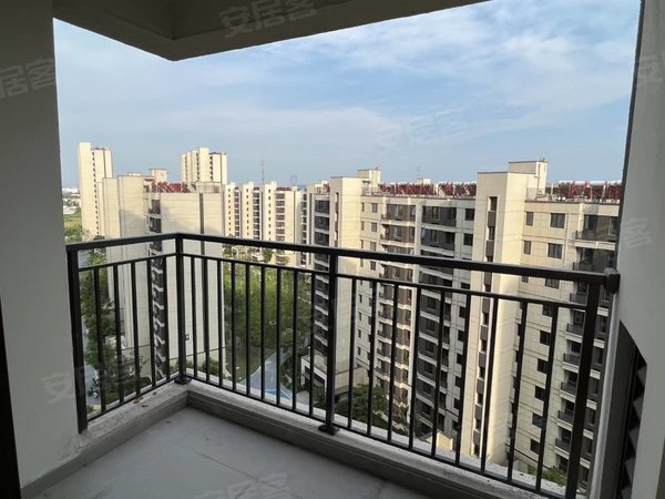 无锡锡山东北塘旭辉城次新小区  三室两厅一卫 全新装修  环境好 价格