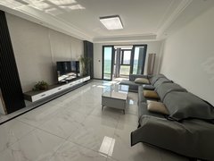 如皋长江镇长江镇政府中南江滨悦 前排江景房四室两卫  精装修 拎包入住出租房源真实图片