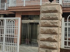 扬中扬中市区市中心出租油坊街附近整幢别墅，5室2厅2卫精装修，年租24万出租房源真实图片