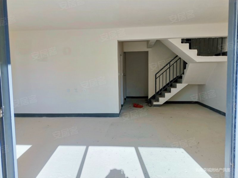 林肯公园 横厅户型 板楼 交通便利 楼龄新 南北通透,蓝光悦彩城悦林苑